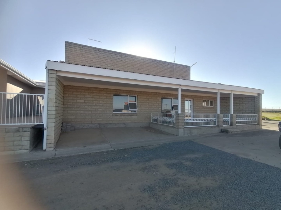 4 Bedroom Property for Sale in Ladybrand Free State